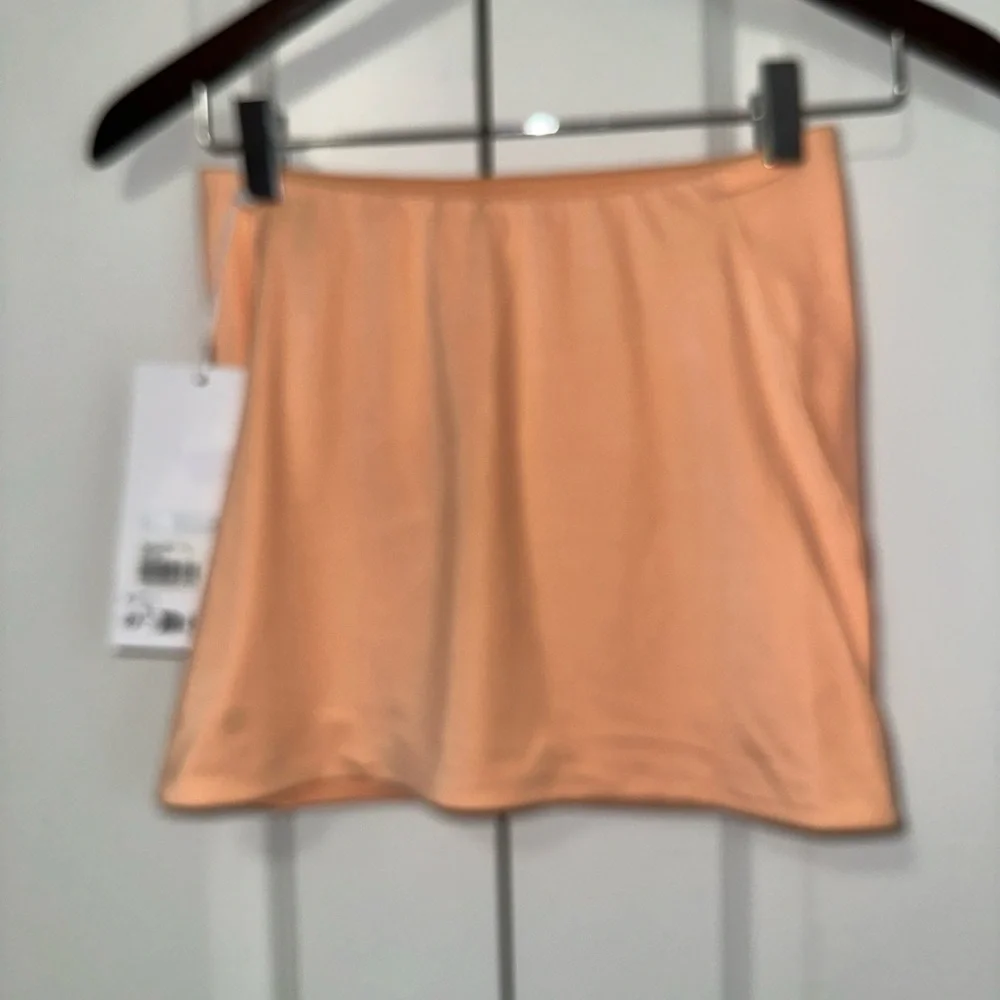 Lululemon Wundermost Ultra Soft Nulu Tube Top M Orange NWT - Picture 4 of 6